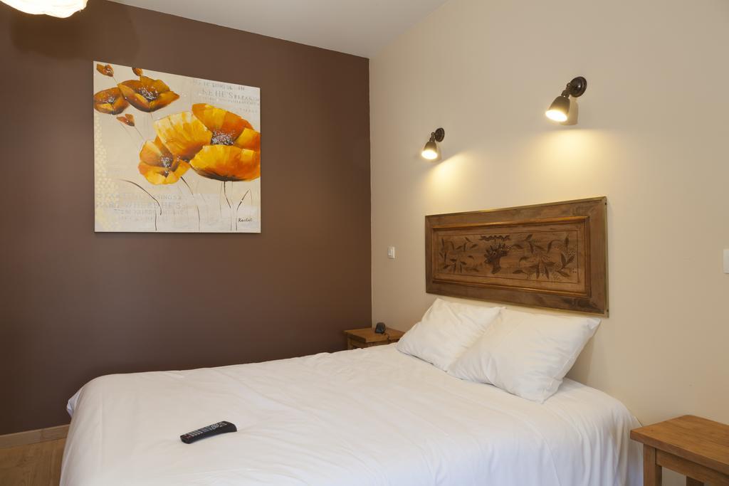 阿尔卑斯酒店 Le Bourg-dʼOisans 客房 照片